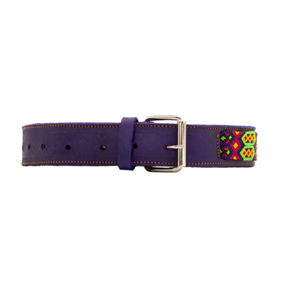 Tail-waggingly stylish leather collar with colorful silk thread accents